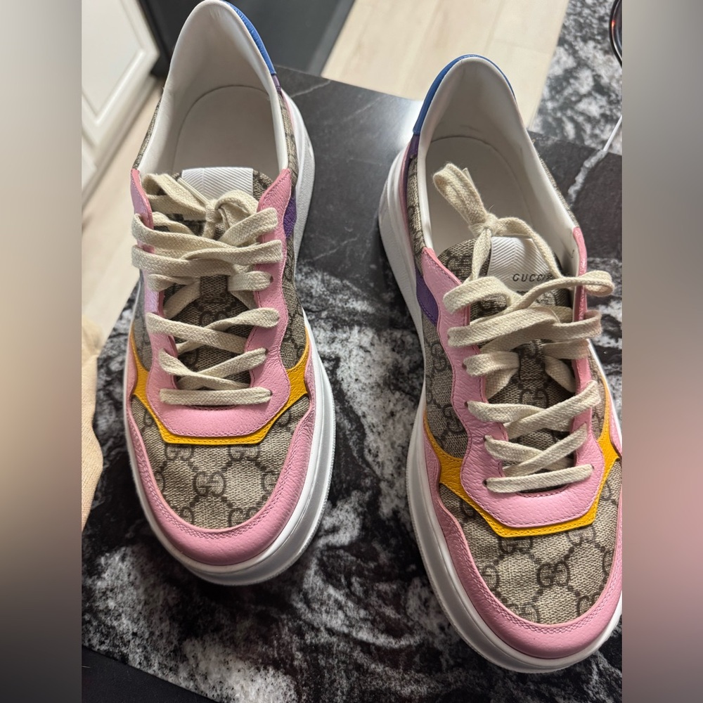 Gucci Shoe Size 42 Like New